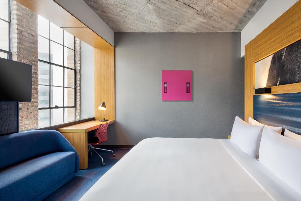Aloft Dallas Downtown photo 2
