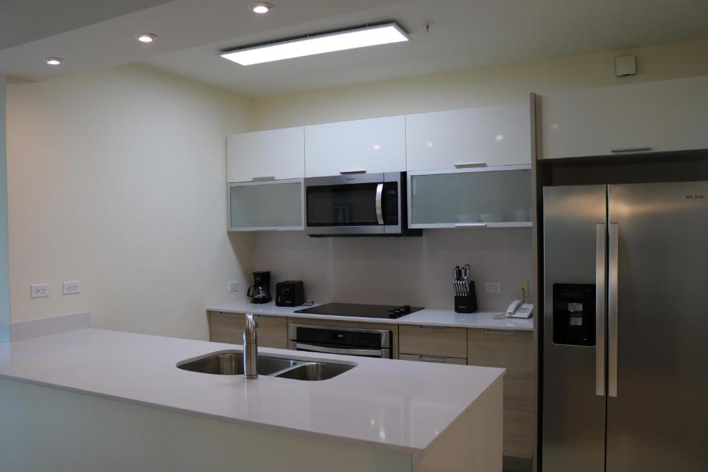 6E Floor to Ceiling Oceanview Resort Panama photo 4