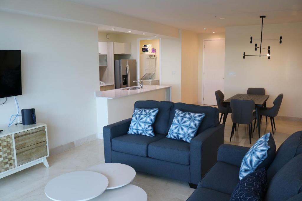 6E Floor to Ceiling Oceanview Resort Panama photo 1