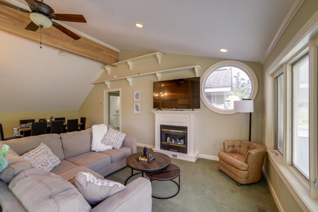 Jackson Lakefront Getaway with Balcony, Dock Access photo 3