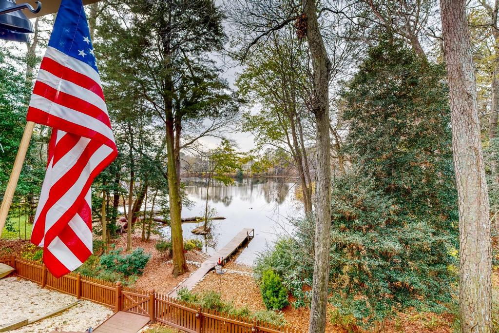 Schumaker Pond Paradise photo 2