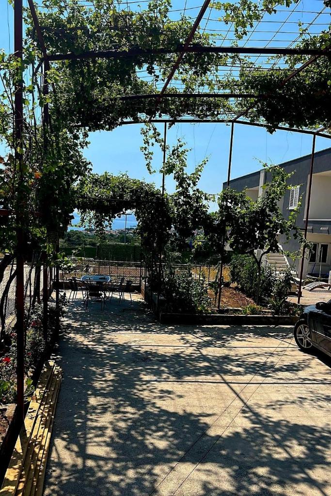 Apartments with a parking space Kastel Sucurac, Kastela - 21585 photo 2