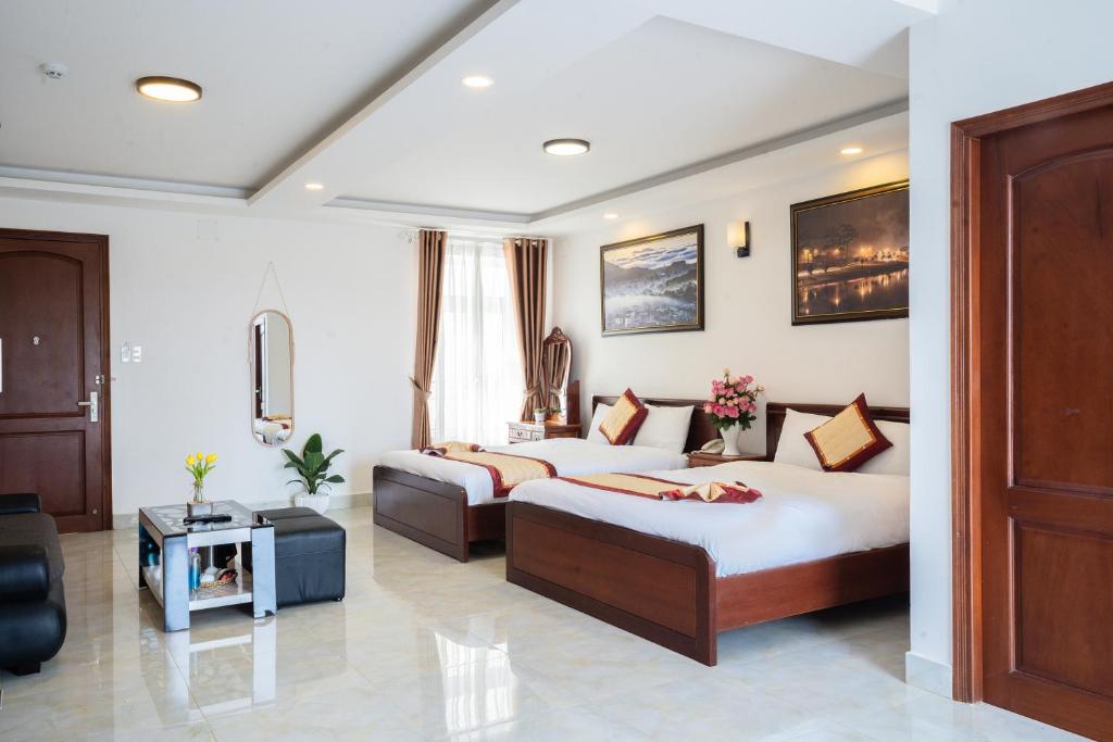 Khách sạn Hoàng Tuấn