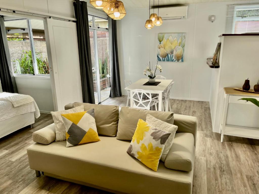 Tiaki Guesthouse - Cozy Modern Studio - 5min drive from the beach and Punaauia center photo 4