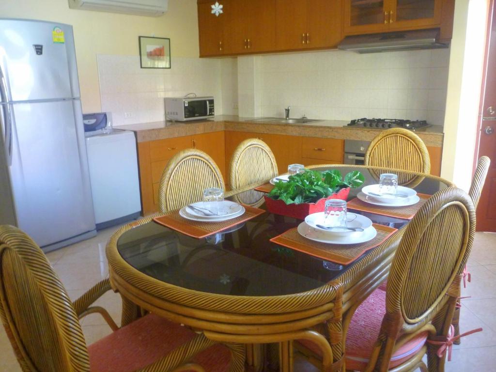 Апартаменты (Апартаменты-люкс с 1 спальней и гидромассажной ванной), Butterfly Garden, A Boutique Residence