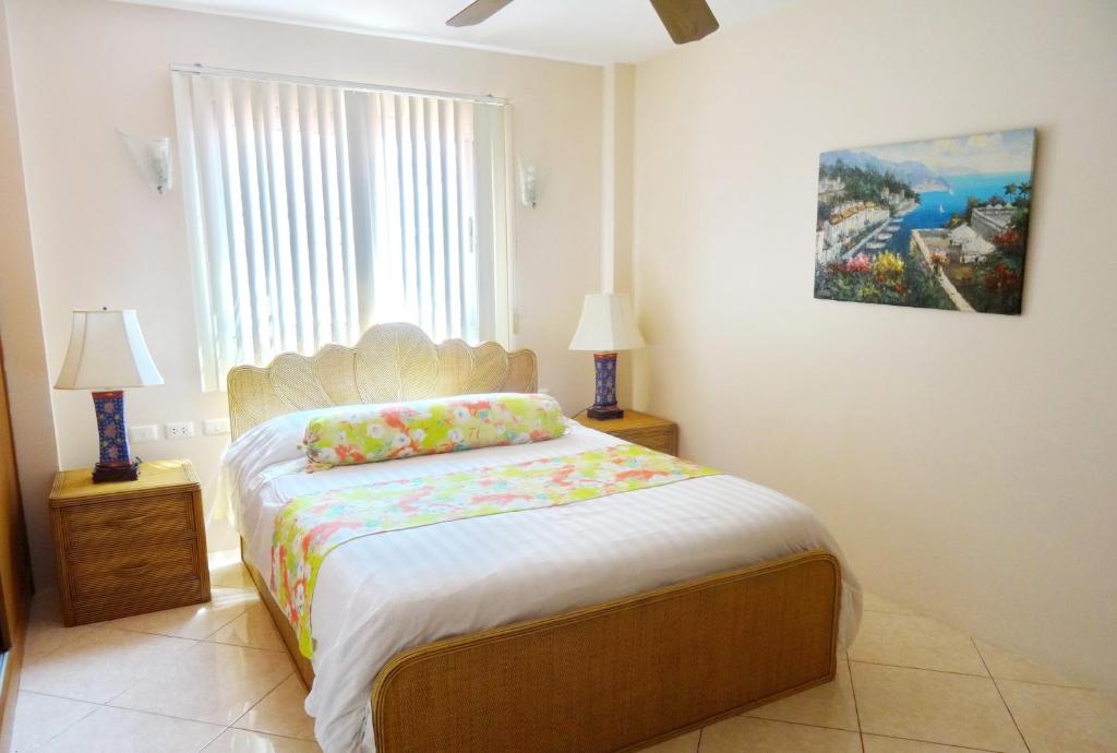 Апартаменты (Апартаменты-люкс с 1 спальней и гидромассажной ванной), Butterfly Garden, A Boutique Residence