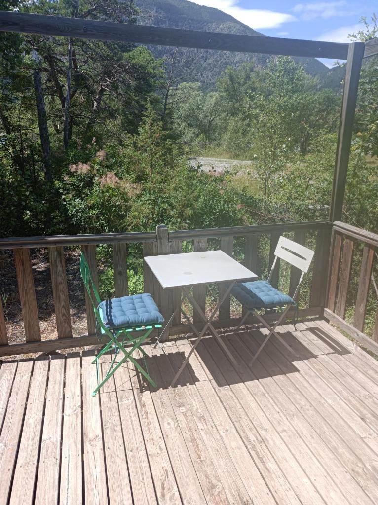 Petit chalet cosy proche lac photo 2
