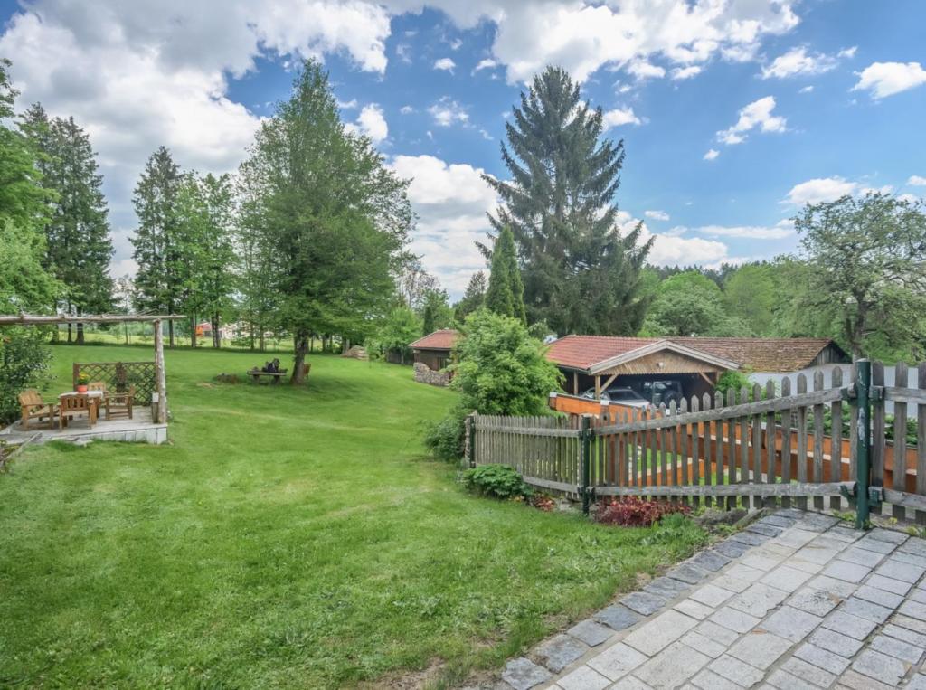 400qm bayerische LUXUSVILLA 2500qm uneinsehbarer Garten in beliebter Urlaubsregion photo 4