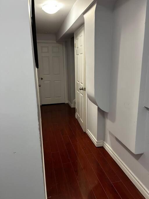 1 bedroom apartment w/Wifi and private entrance photo 3