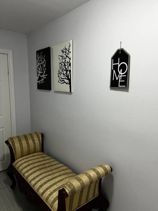 1 bedroom apartment w/Wifi and private entrance photo 4