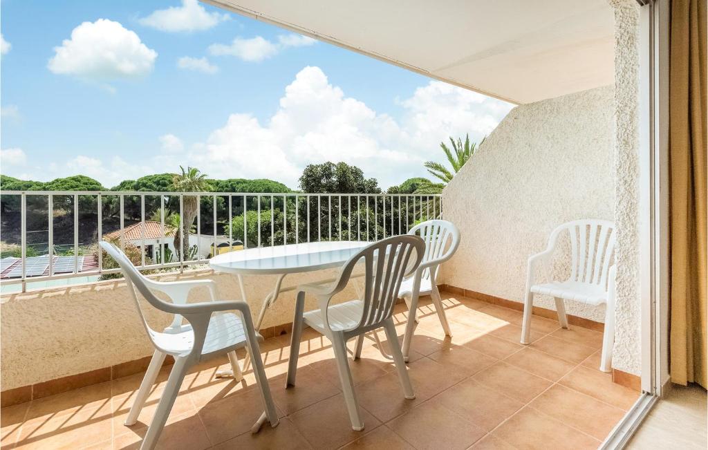 Beautiful Apartment In Guardamar Del Segura With Wifi And 2 Bedrooms