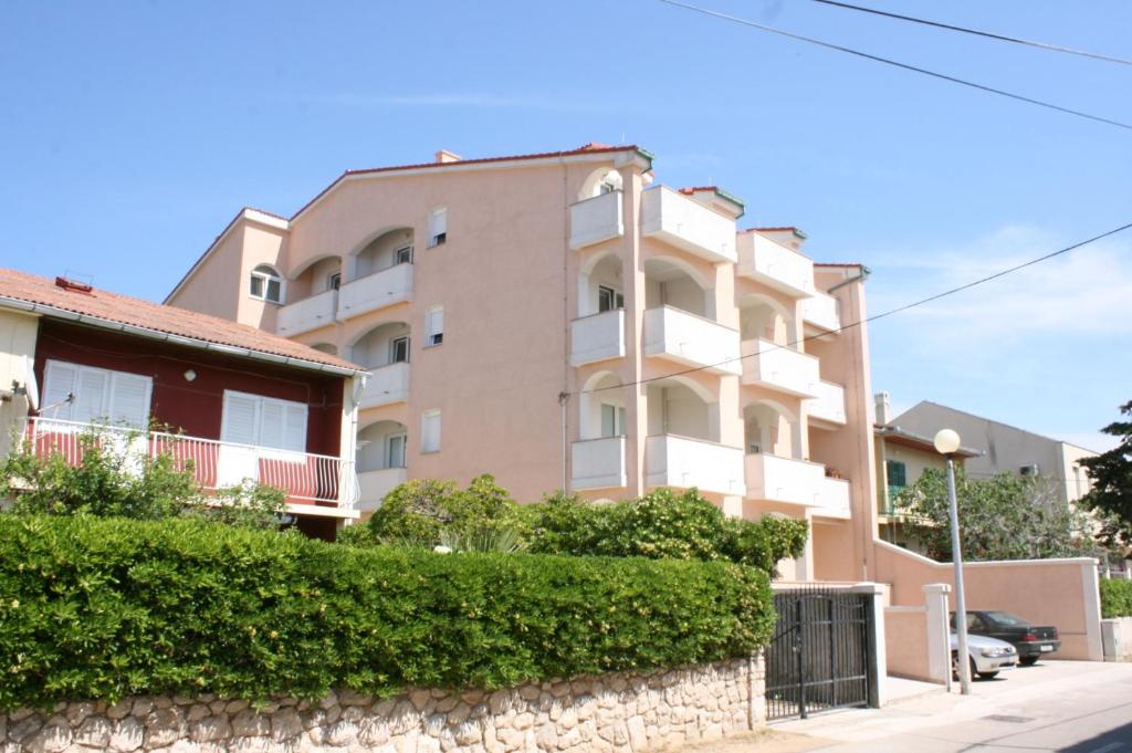 Apartments and rooms by the sea Pag - 6311 photo 1