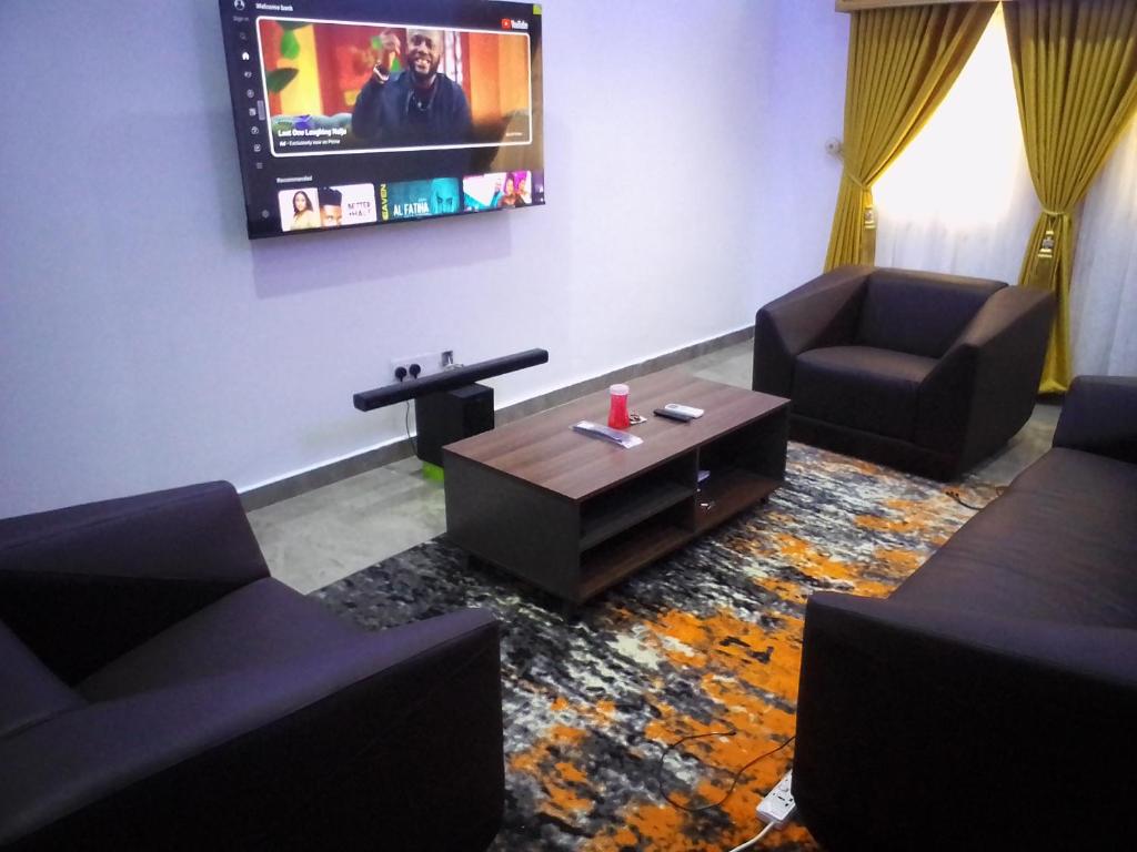 DARIS LUXURIOUS photo 3