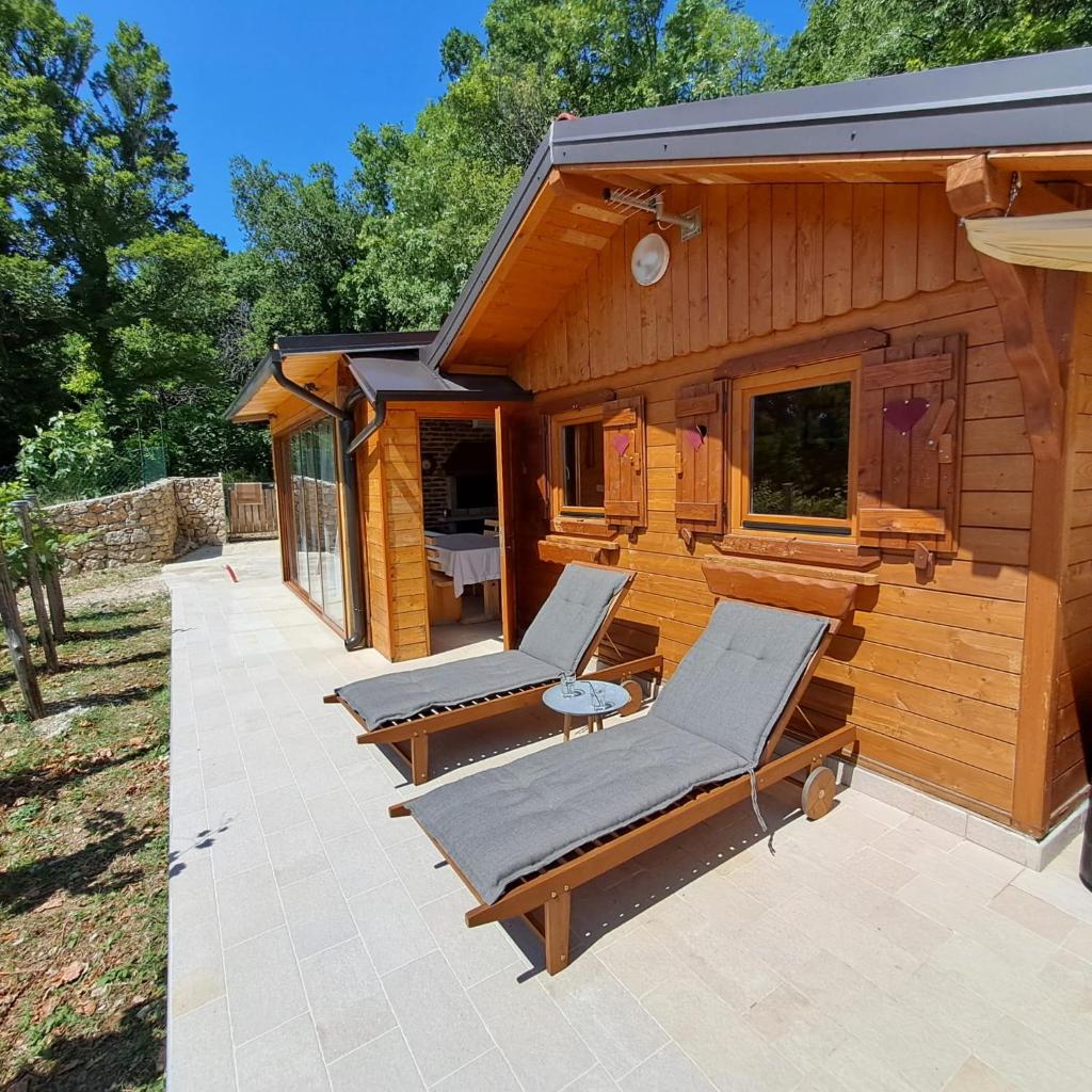 Vineyard house photo 3