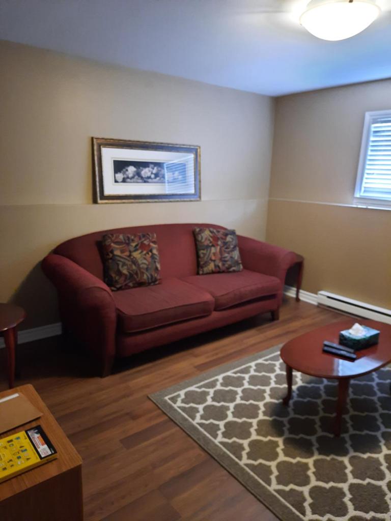 Lovely 2 Bedroom apartment close to Avalon Mall