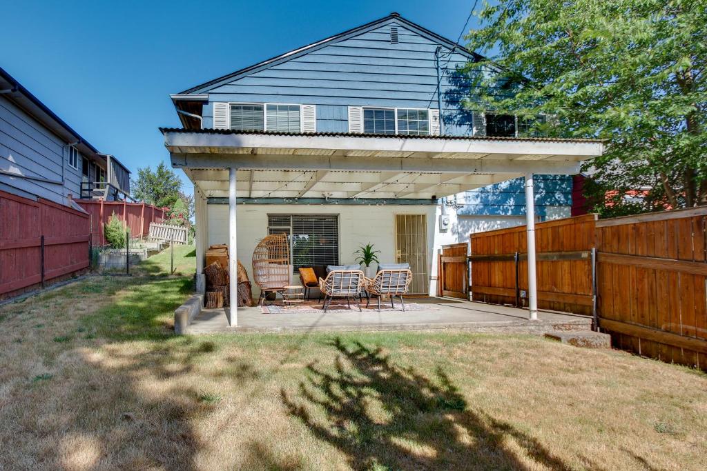 Updated Tacoma Home with Fire Pit! photo 2