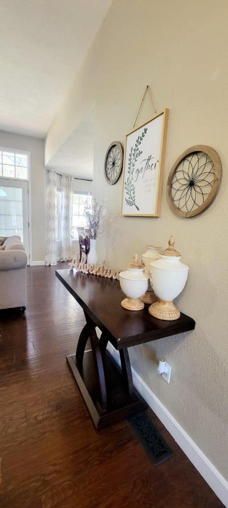 Lovely Open Space Home in Convenient Location photo 1