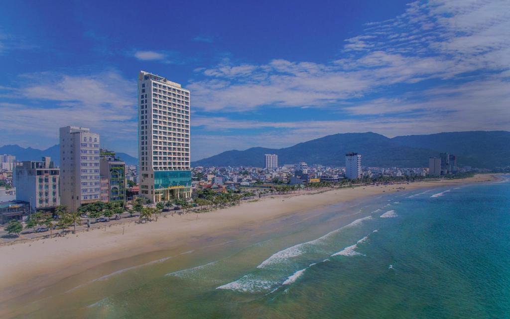 Le Sands Oceanfront Danang Hotel