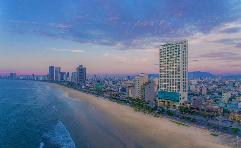 Le Sands Oceanfront Danang Hotel