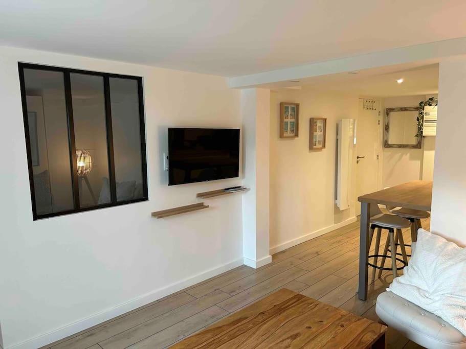 Logement avec piscine privée chauffée photo 4