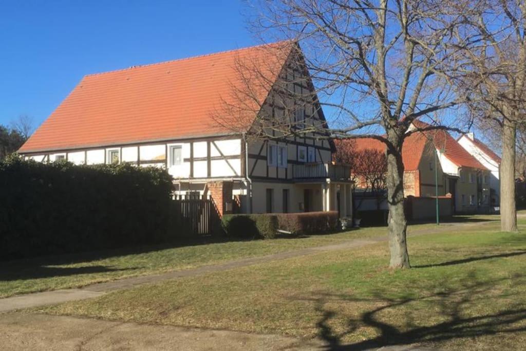 Altes Fachwerkhaus auf dem Land