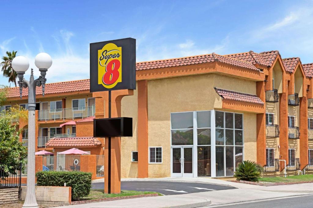 Super 8 by Wyndham Cypress Buena Park Area image