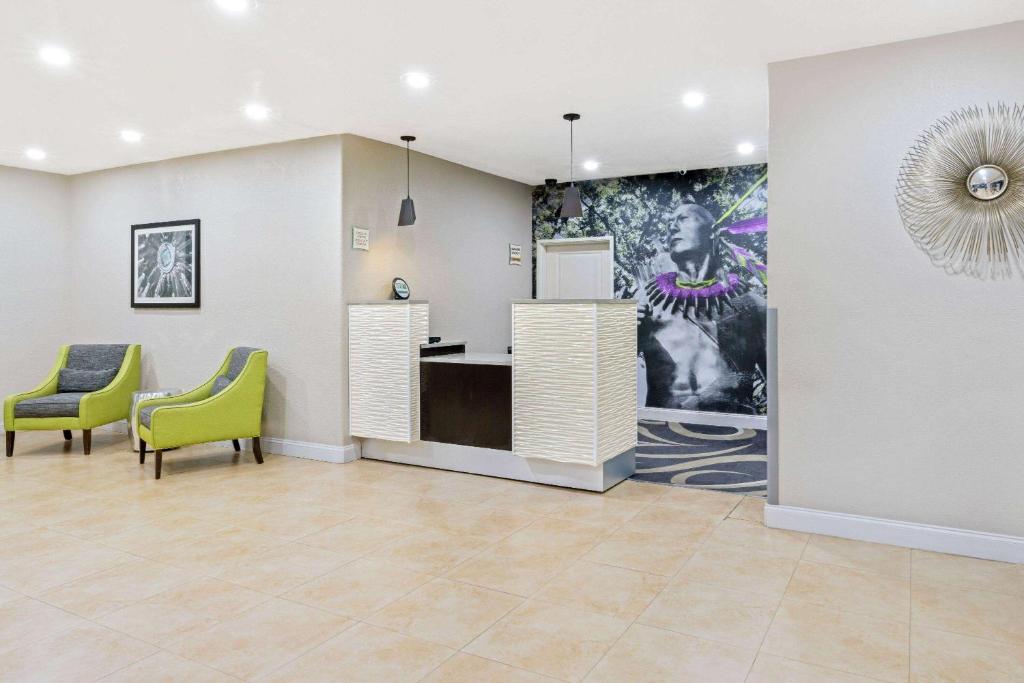 La Quinta by Wyndham Ada photo 3