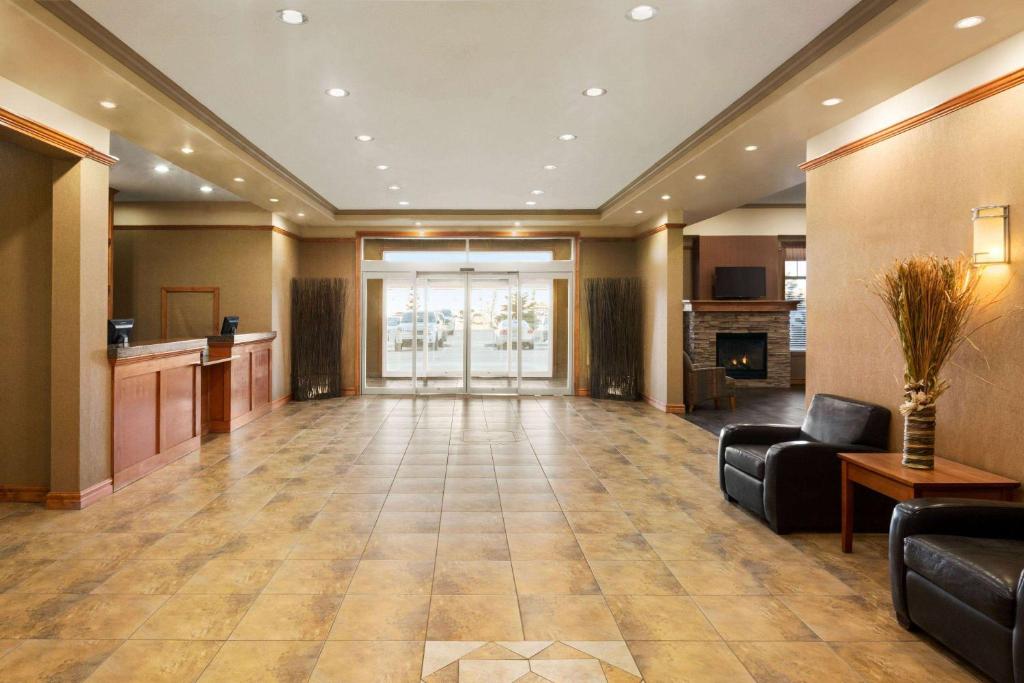 Days Inn & Suites by Wyndham Edmonton Airport photo 4