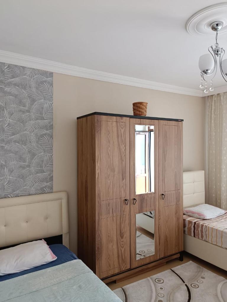 Doğa içinde deniz manzaralı ev