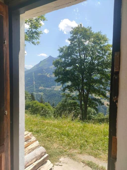 Chalet d'alpage en pleine nature photo 1