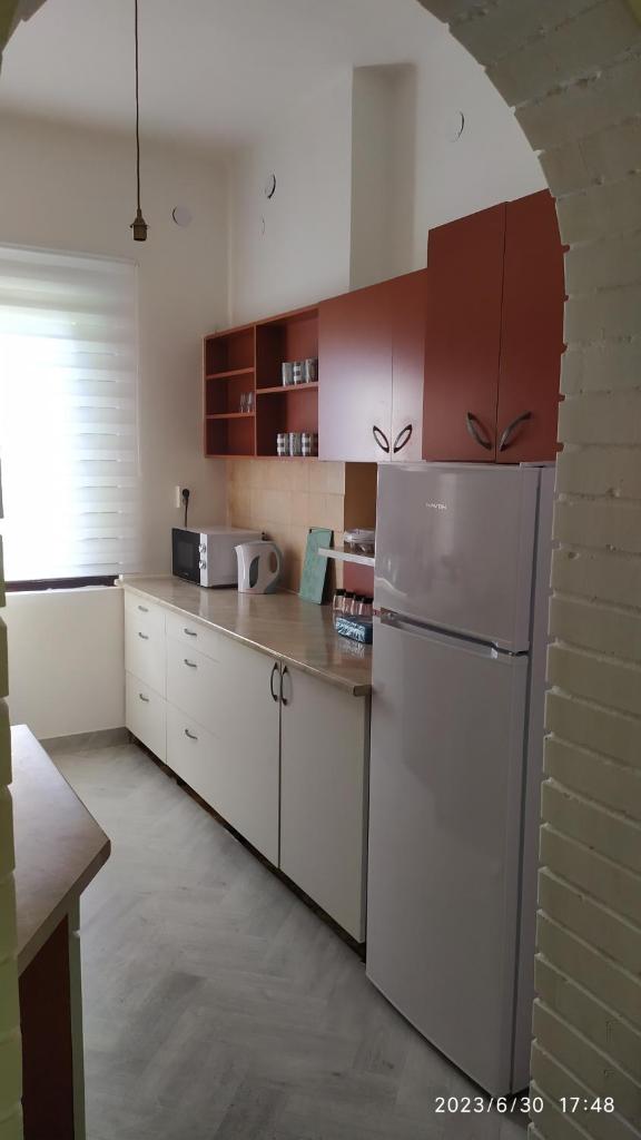 Türkiz Apartman - 5 szobás 13 fős apartmanház 4km a Balaton- Balatonszabadi photo 4