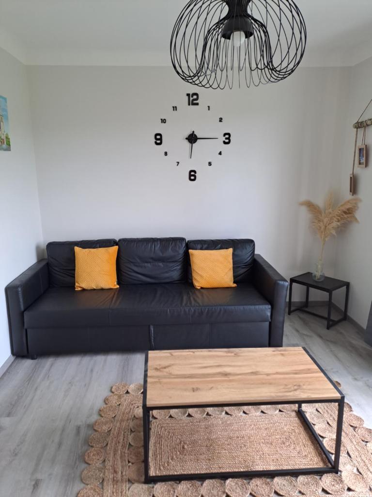 Agréable T2 Classé 3 étoiles, refait à neuf, dans quartier calme photo 2