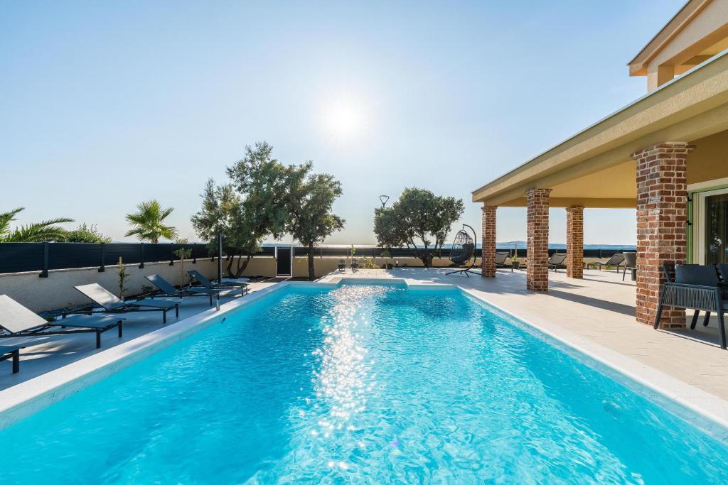Exclusive luxury villa Mar with glorious sea view photo 2