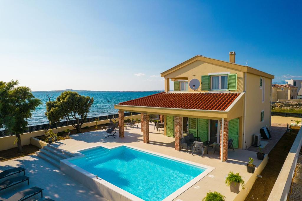 Exclusive luxury villa Mar with glorious sea view photo 3