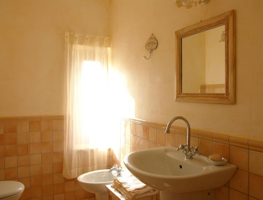 Casale con vista sui Monti Sibillini e piscina photo 2