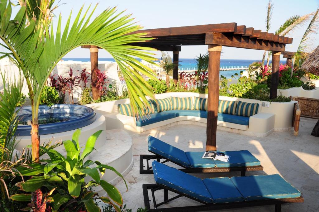 Сьюит (Люкс с 3 спальнями и частичным видом на море - Пентхаус), El Taj Oceanfront and Beachside Condo Hotel