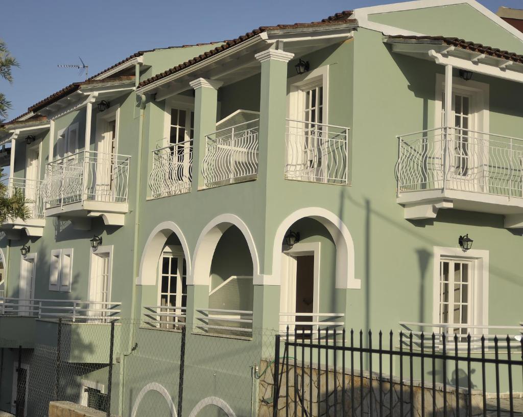 Spiros Athinaios Apartment's photo 1