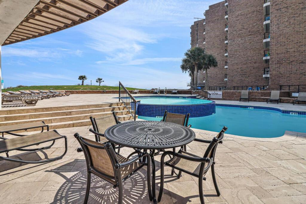 Ocean View, Massage Chair, Adjustable Bed, Slot Machine, Pin Ball image