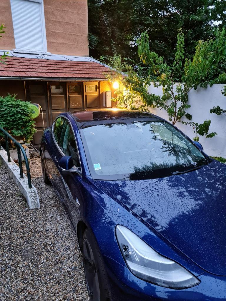 Hôte Stéphanois Studio, parking& borne électrique photo 2
