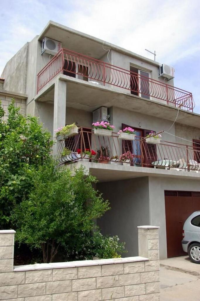 Apartments Ljiljana
