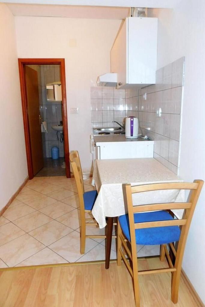 Apartments Ljiljana photo 2
