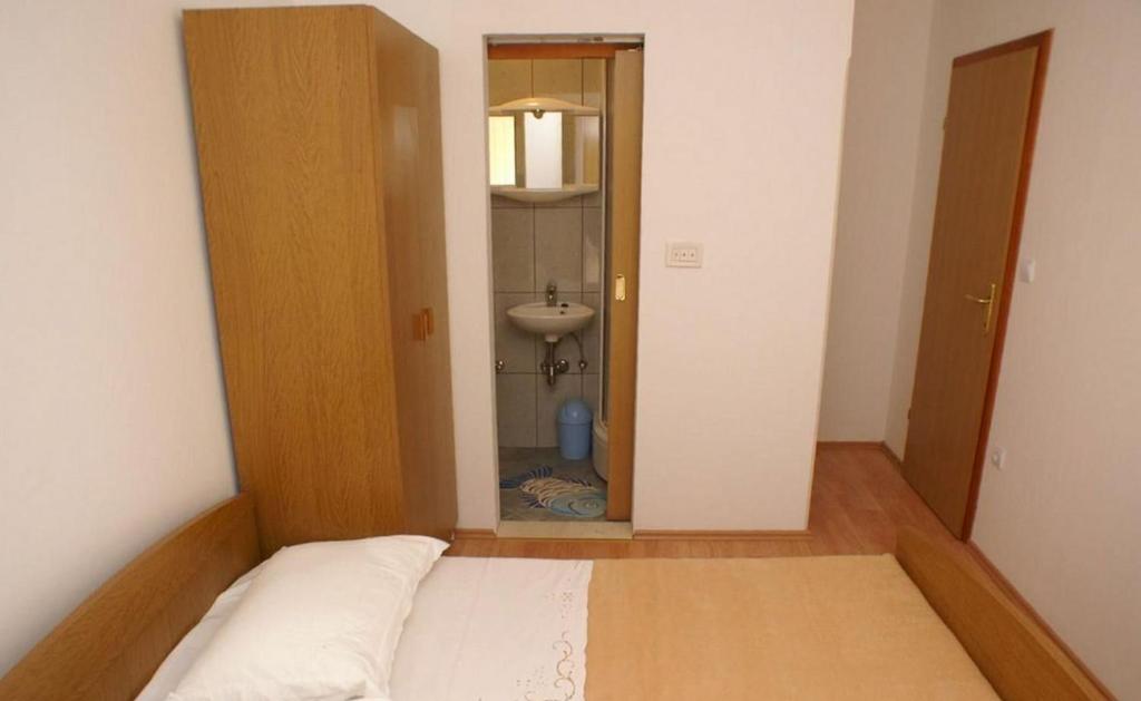 Apartments Ljiljana photo 3