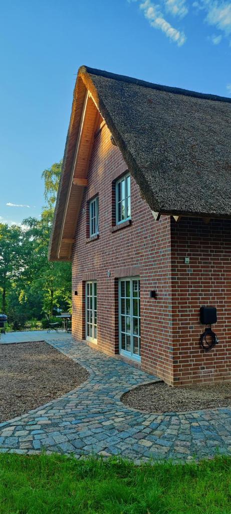 Exklusives Reetdachhaus in der Bremer Schweiz photo 1