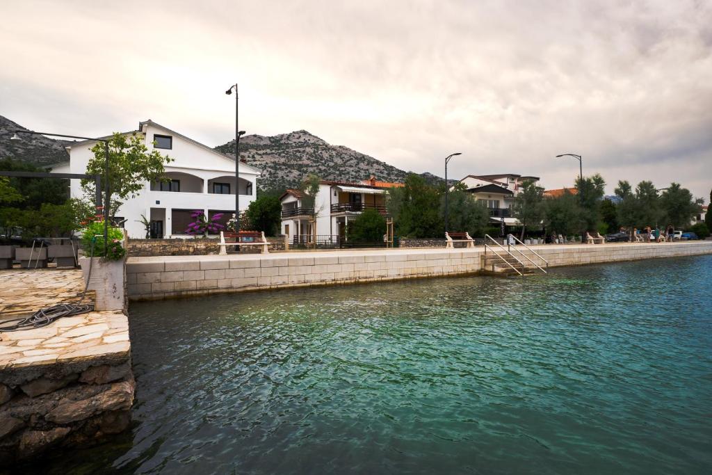 Apartments Dida Šime photo 1