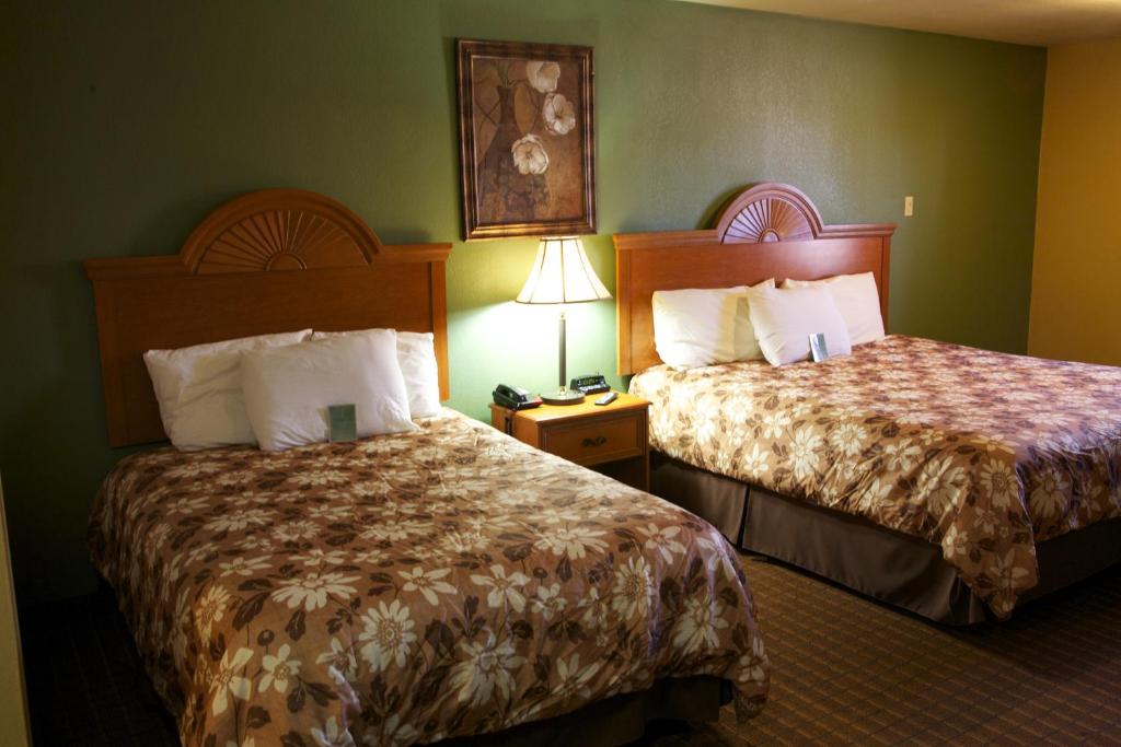 Coach Light Inn Brenham image