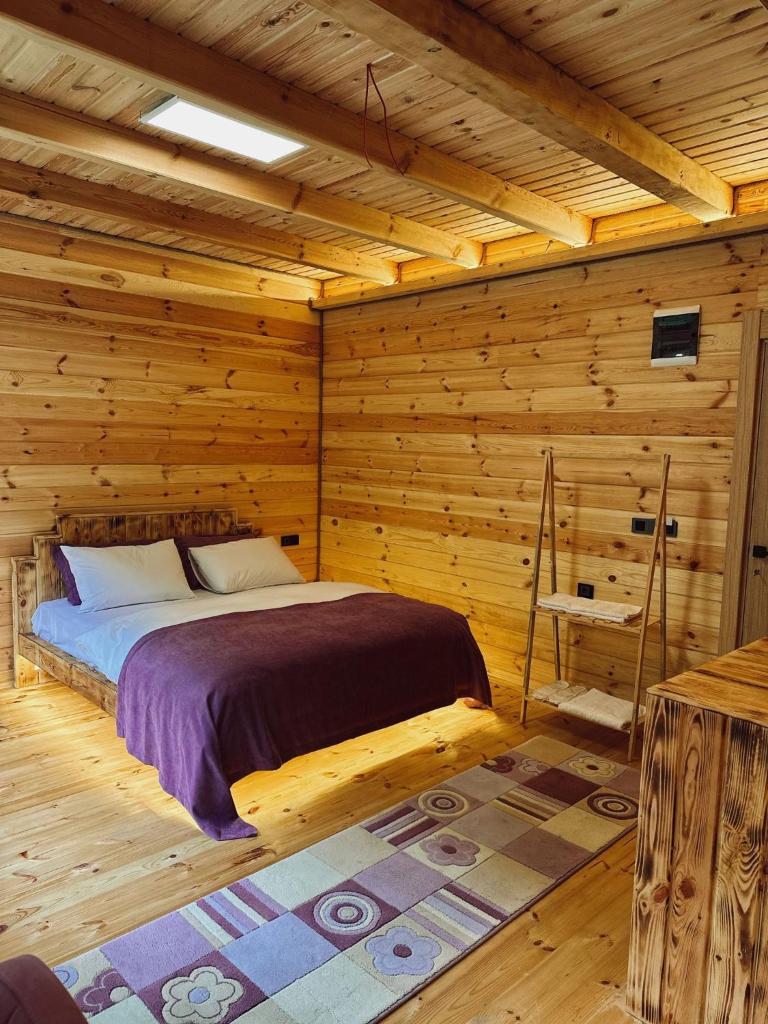 Kiana Bungalov photo 4
