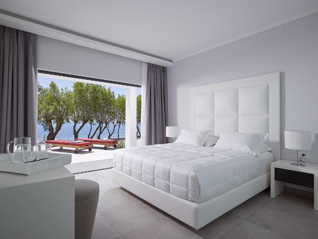 Dimitra Beach Hotel & Suites photo 3