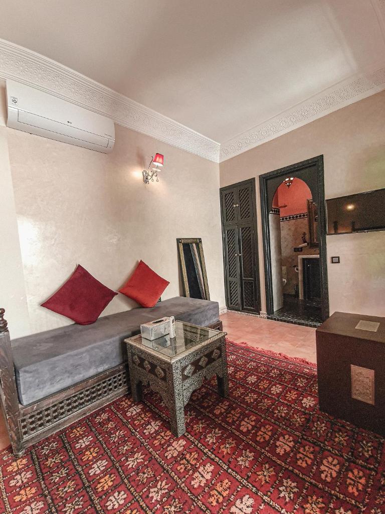 Riad Jaime photo 4