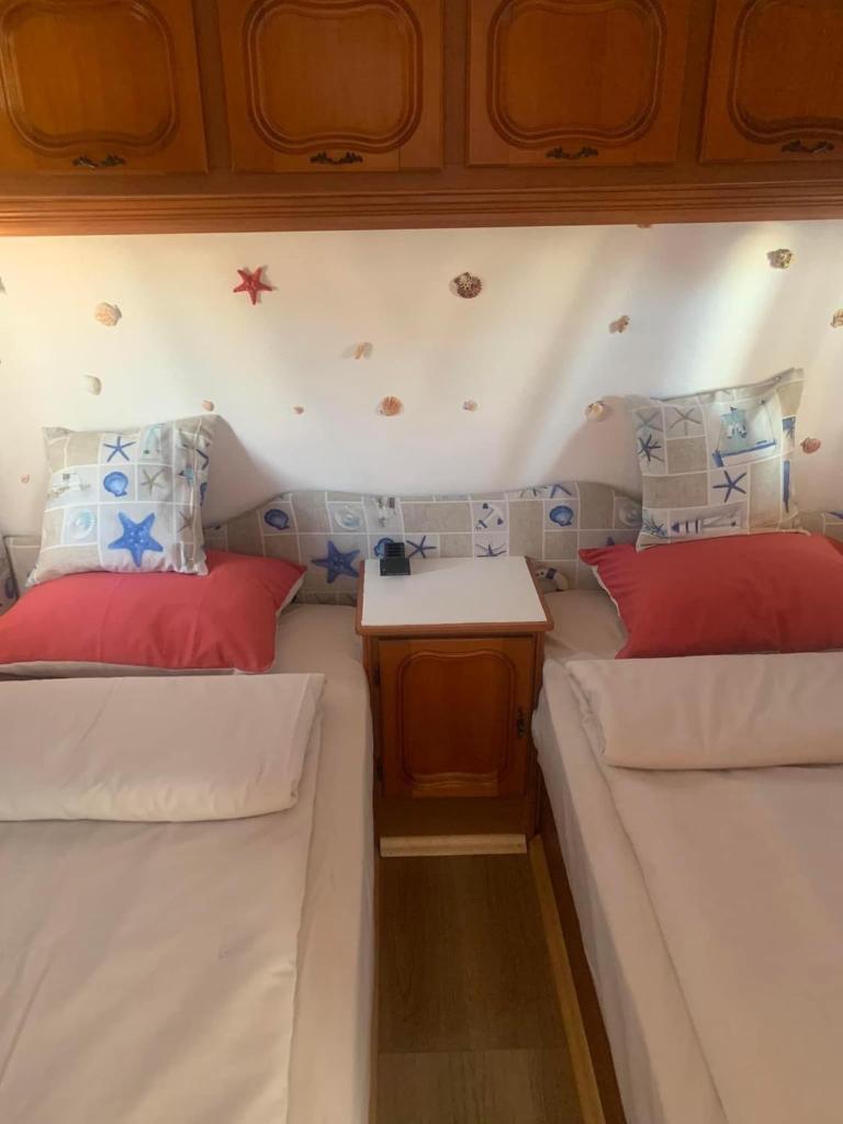 Beach hub caravans Gradina photo 2