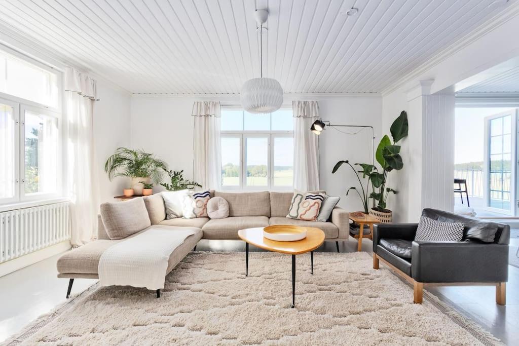Villa Degerby - 330m2 Lux Manor w/Heated Pool, Spa photo 2